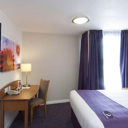 Premier Inn Ashford Central Bagian luar foto